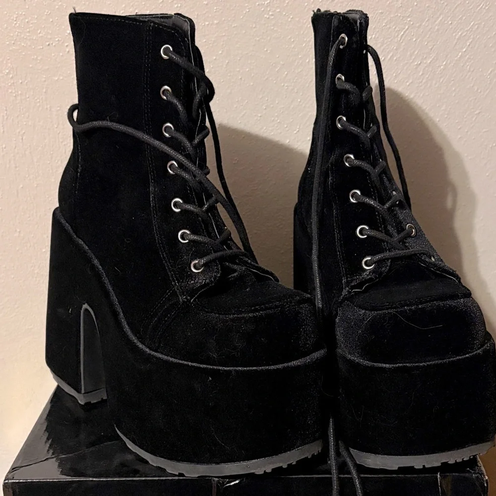 Demonia camel black velvet boot - worn once - in box